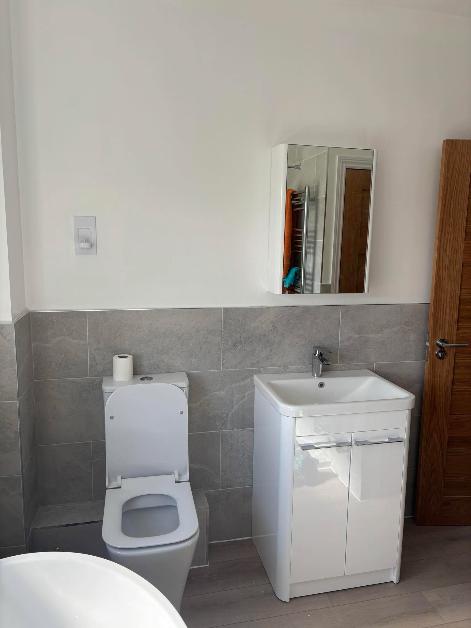Cloakroom refit (2)