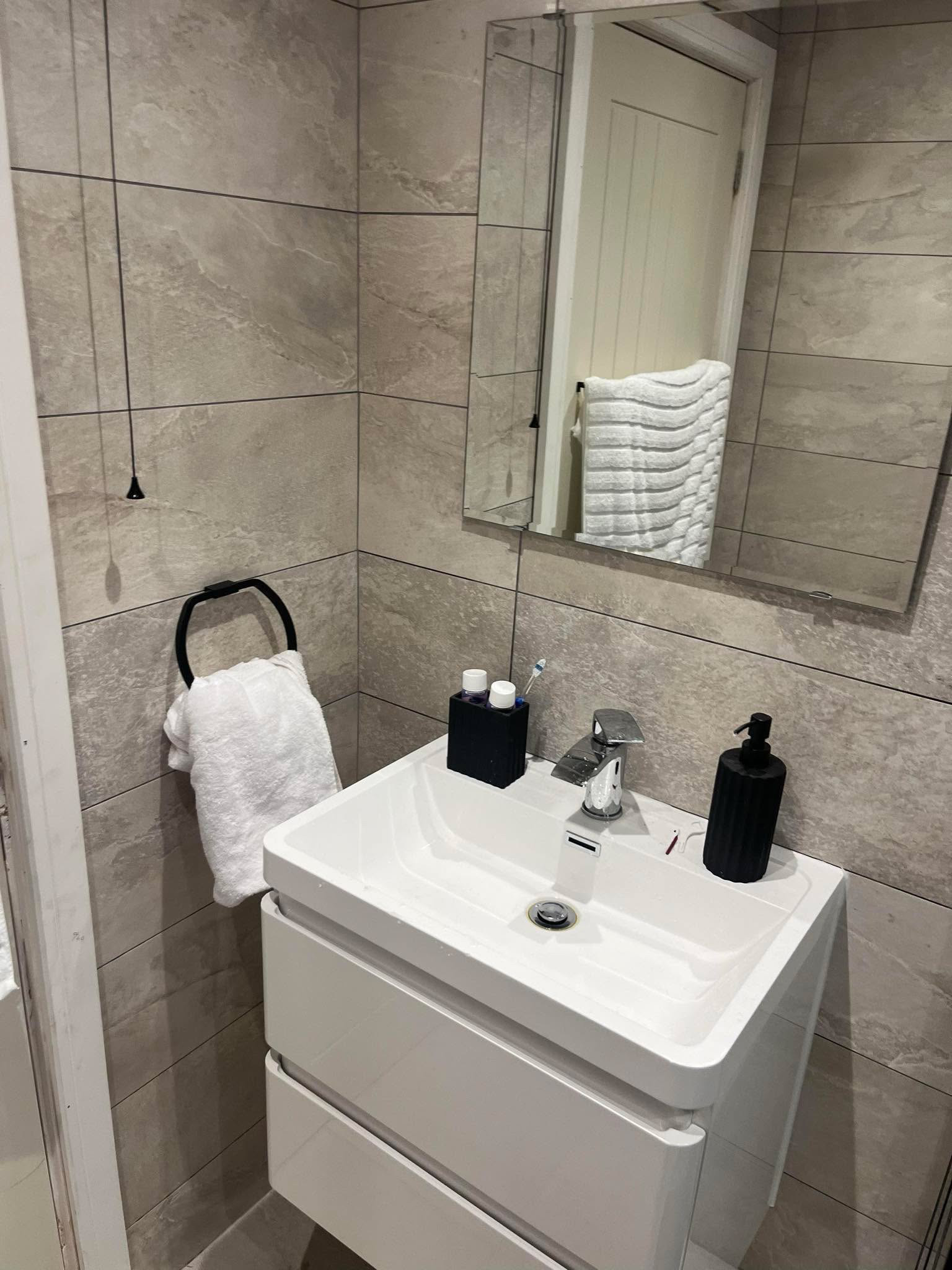 Attic bathroom fitting (4)