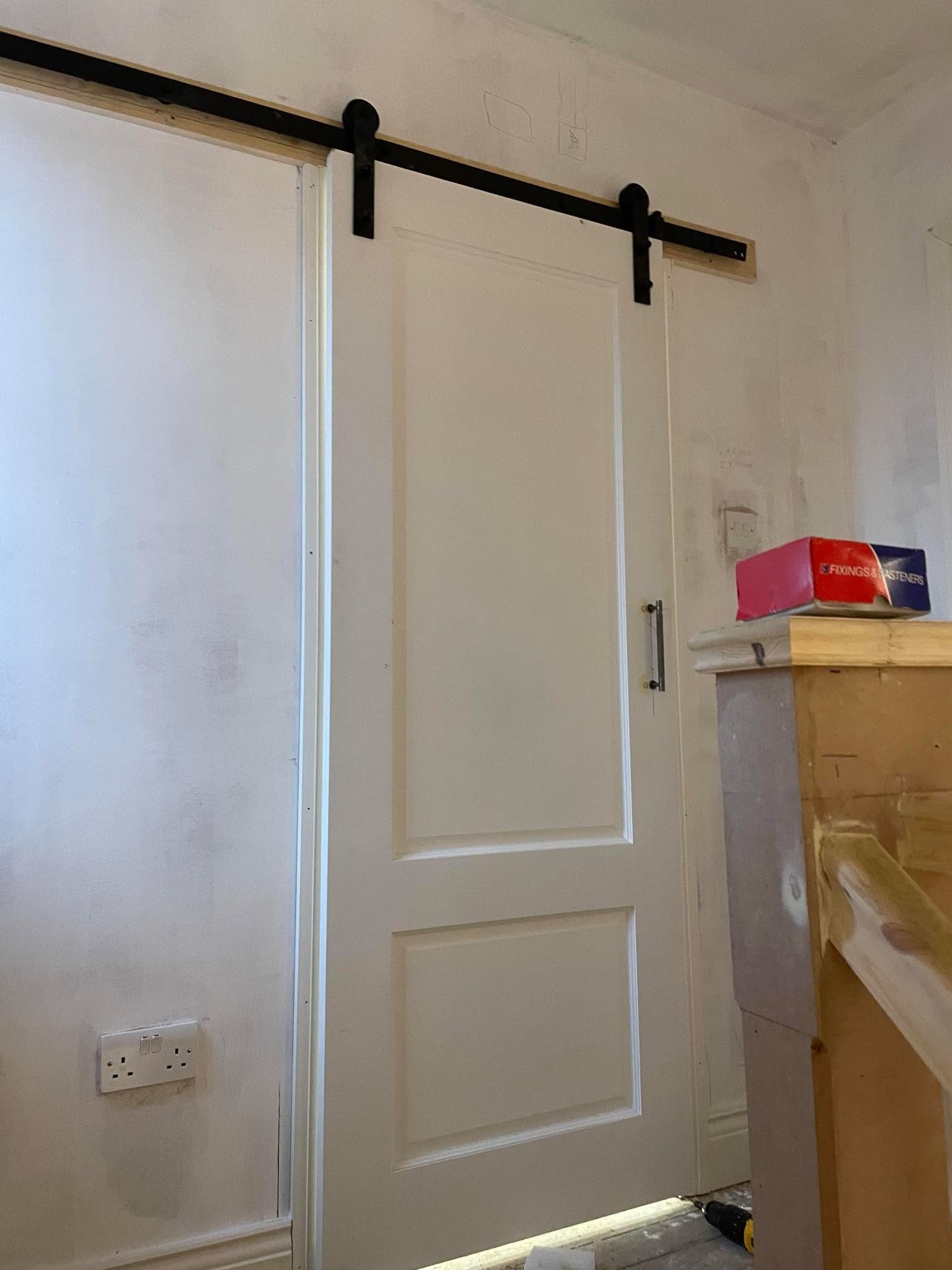 Oak internal door fitting (10)