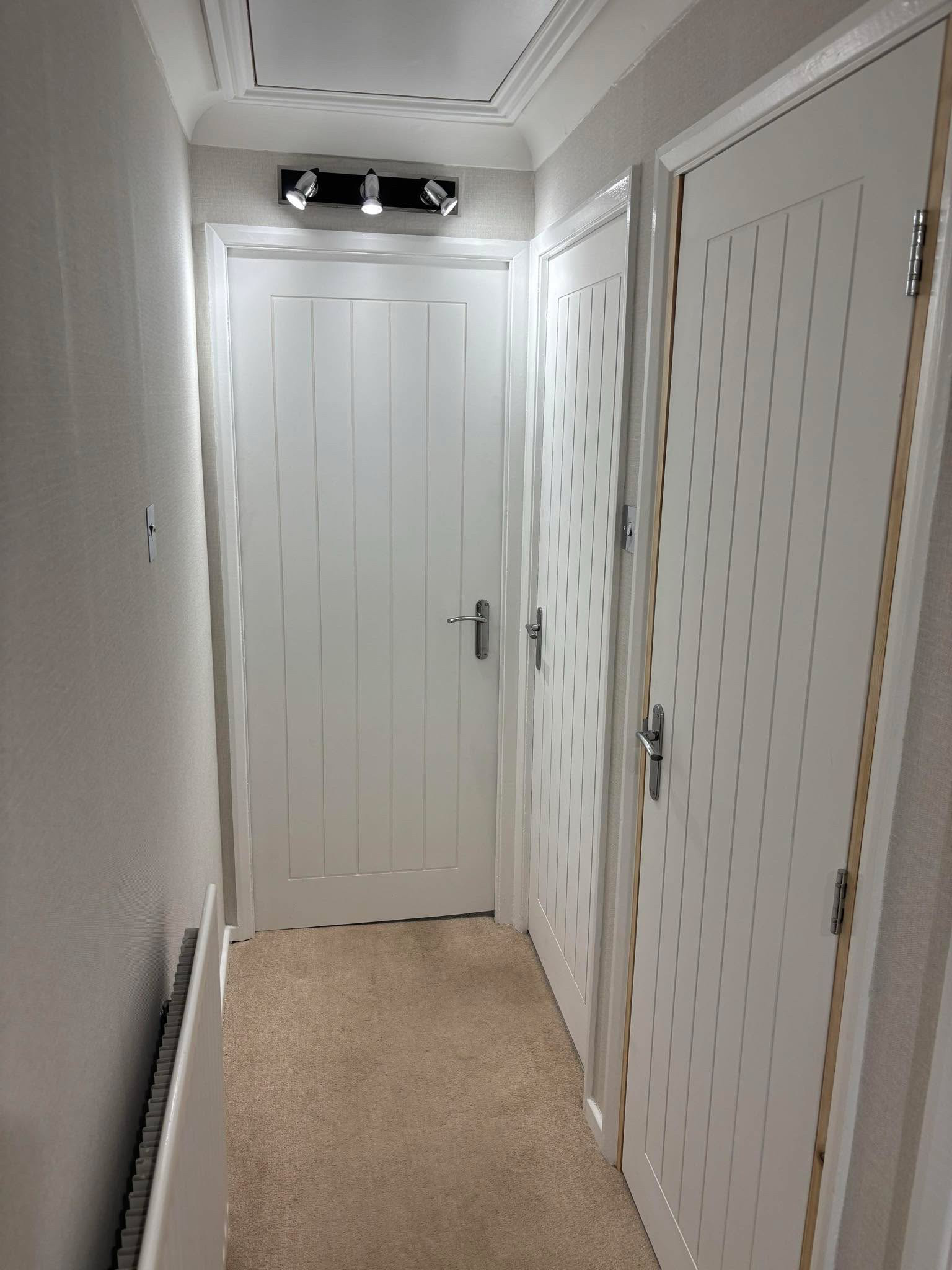 Oak internal door fitting (20)