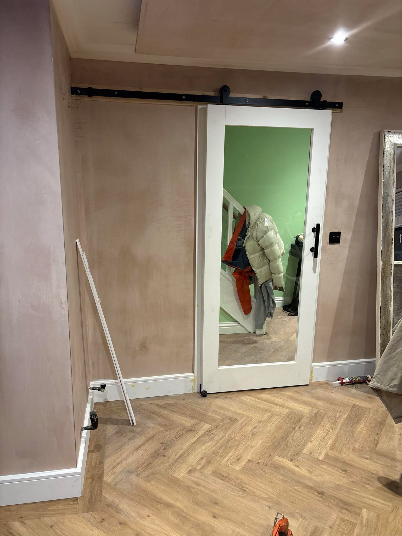 Oak internal door fitting (25)