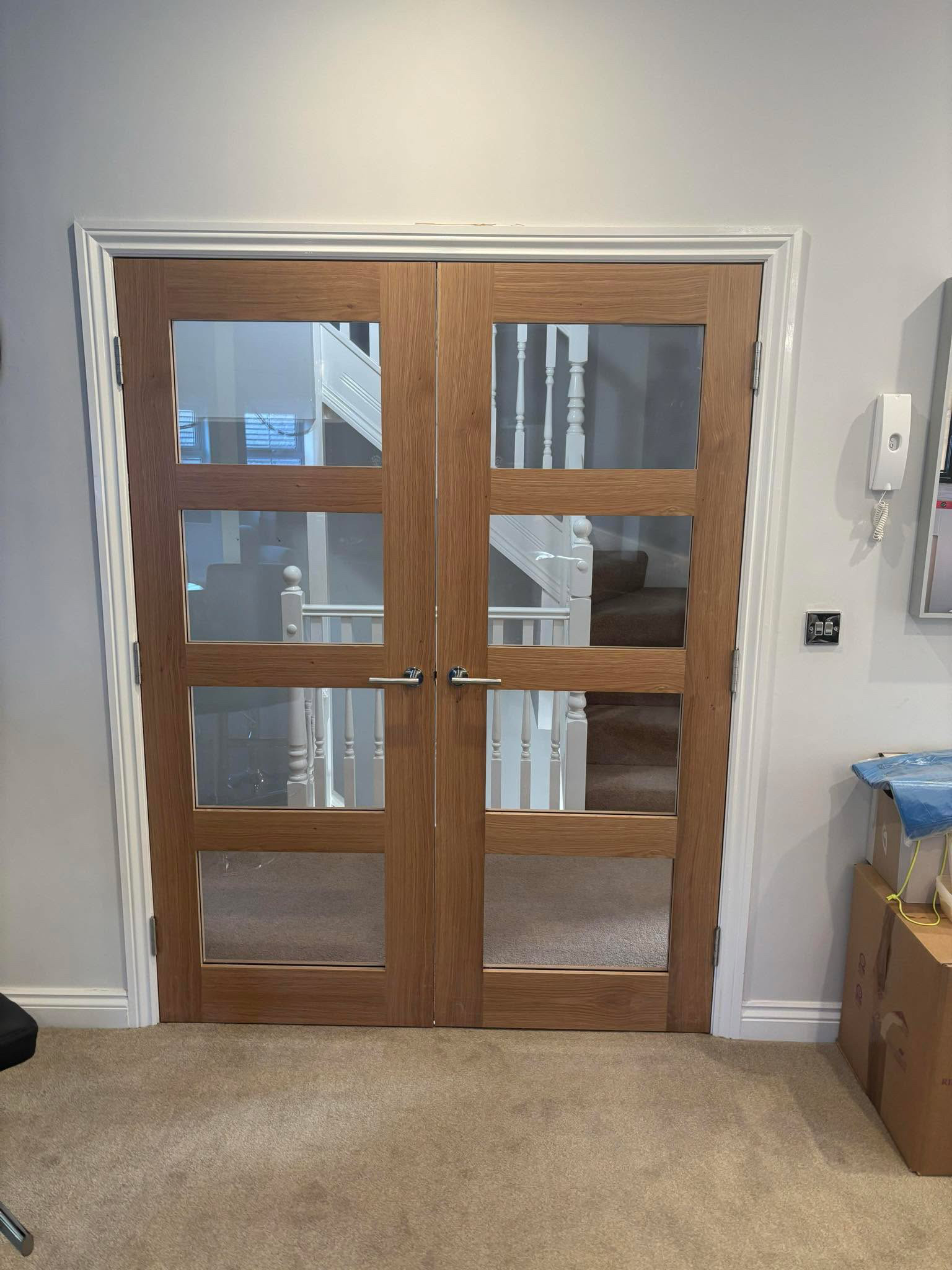 Oak internal door fitting (33)
