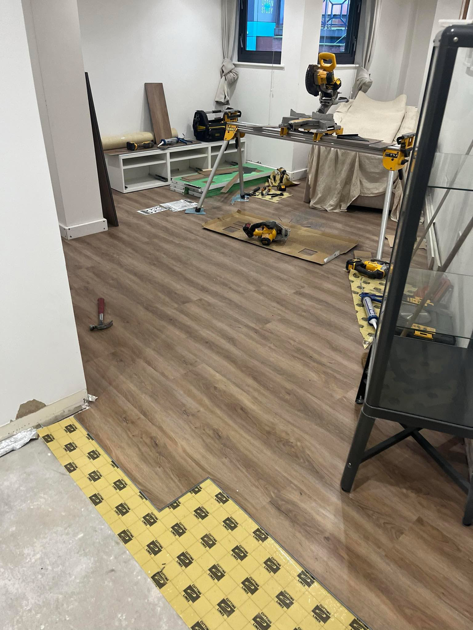 Wood-effect flooring installation (5)
