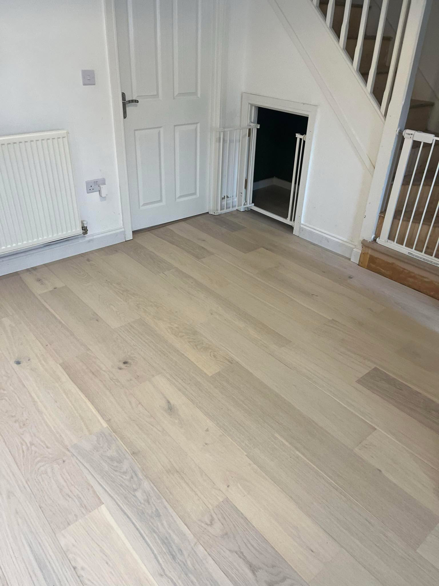 Wood-effect flooring installation (10)