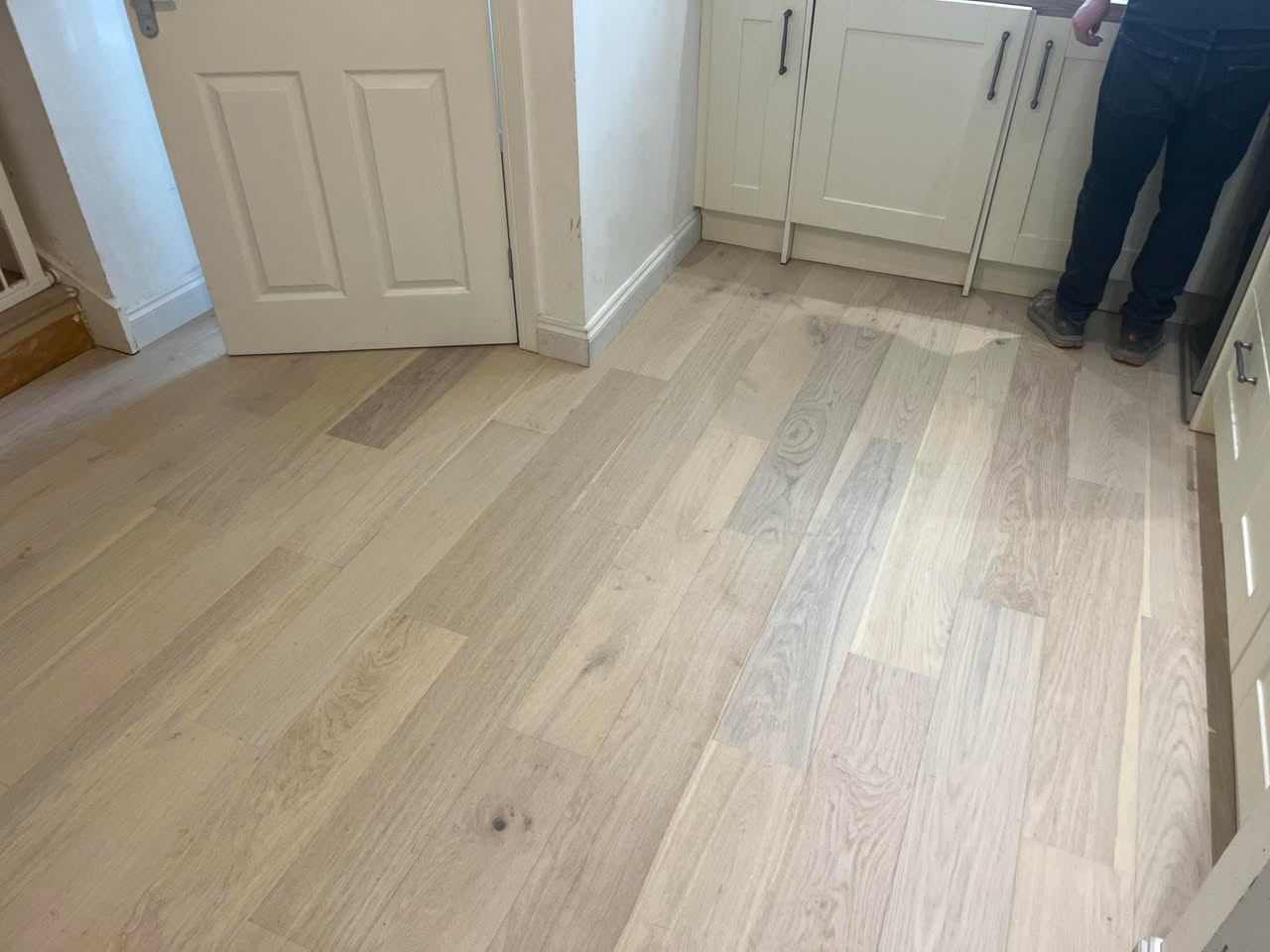 Wood-effect flooring installation (11)