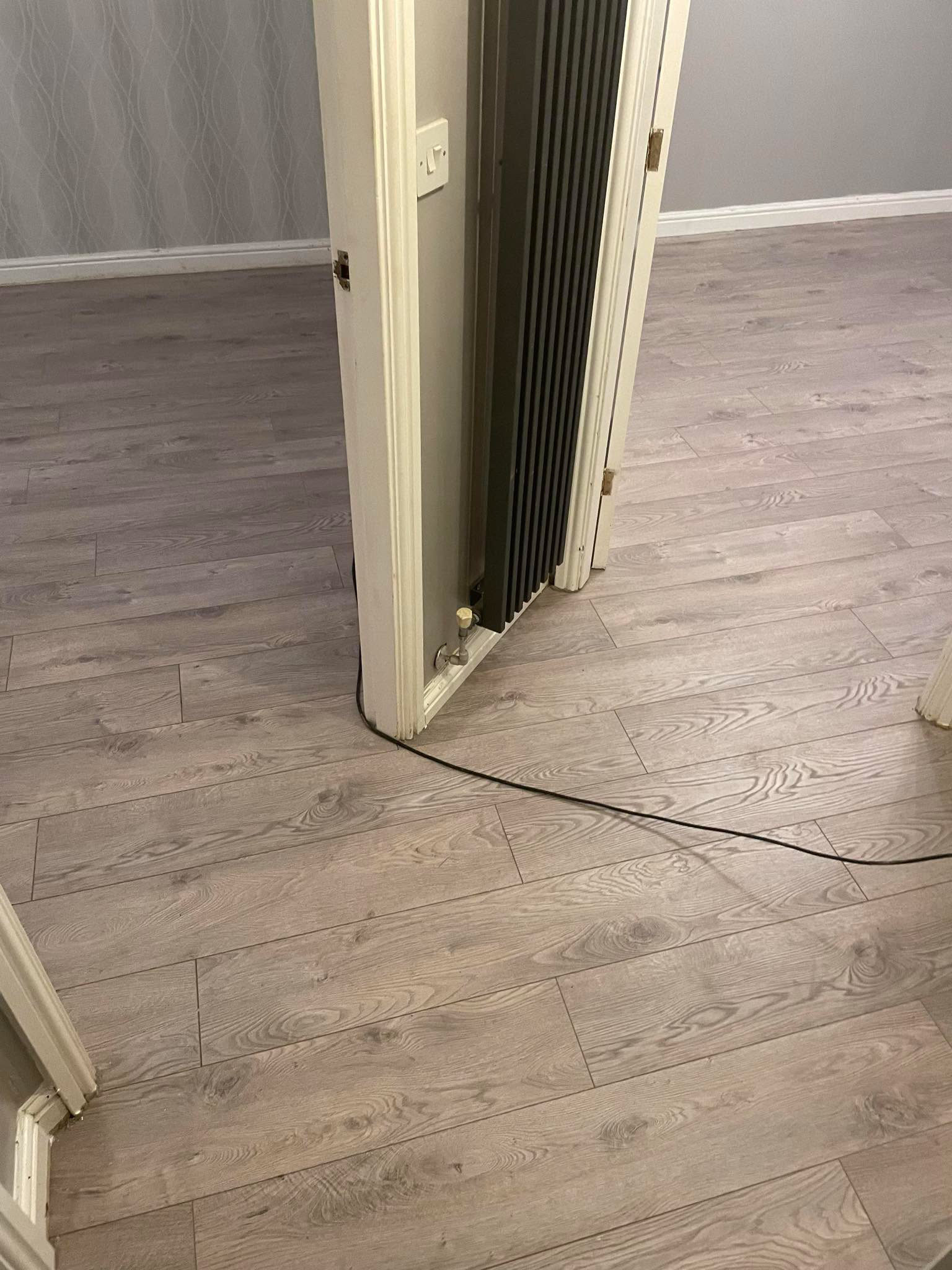 Wood-effect flooring installation (14)