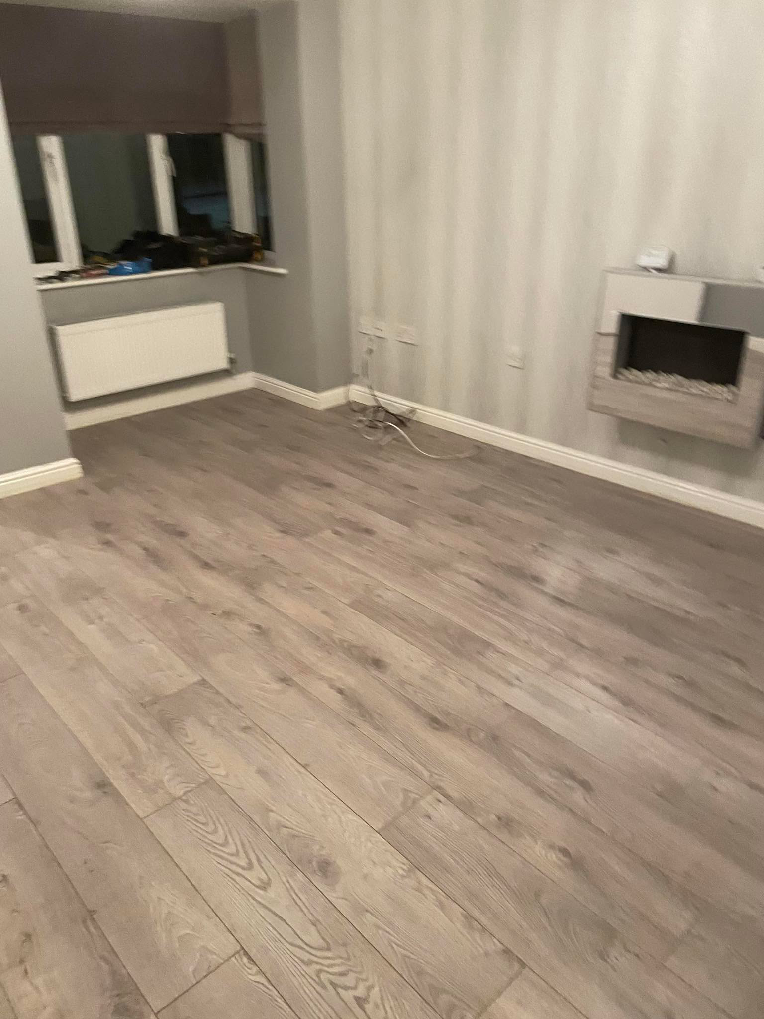 Wood-effect flooring installation (15)