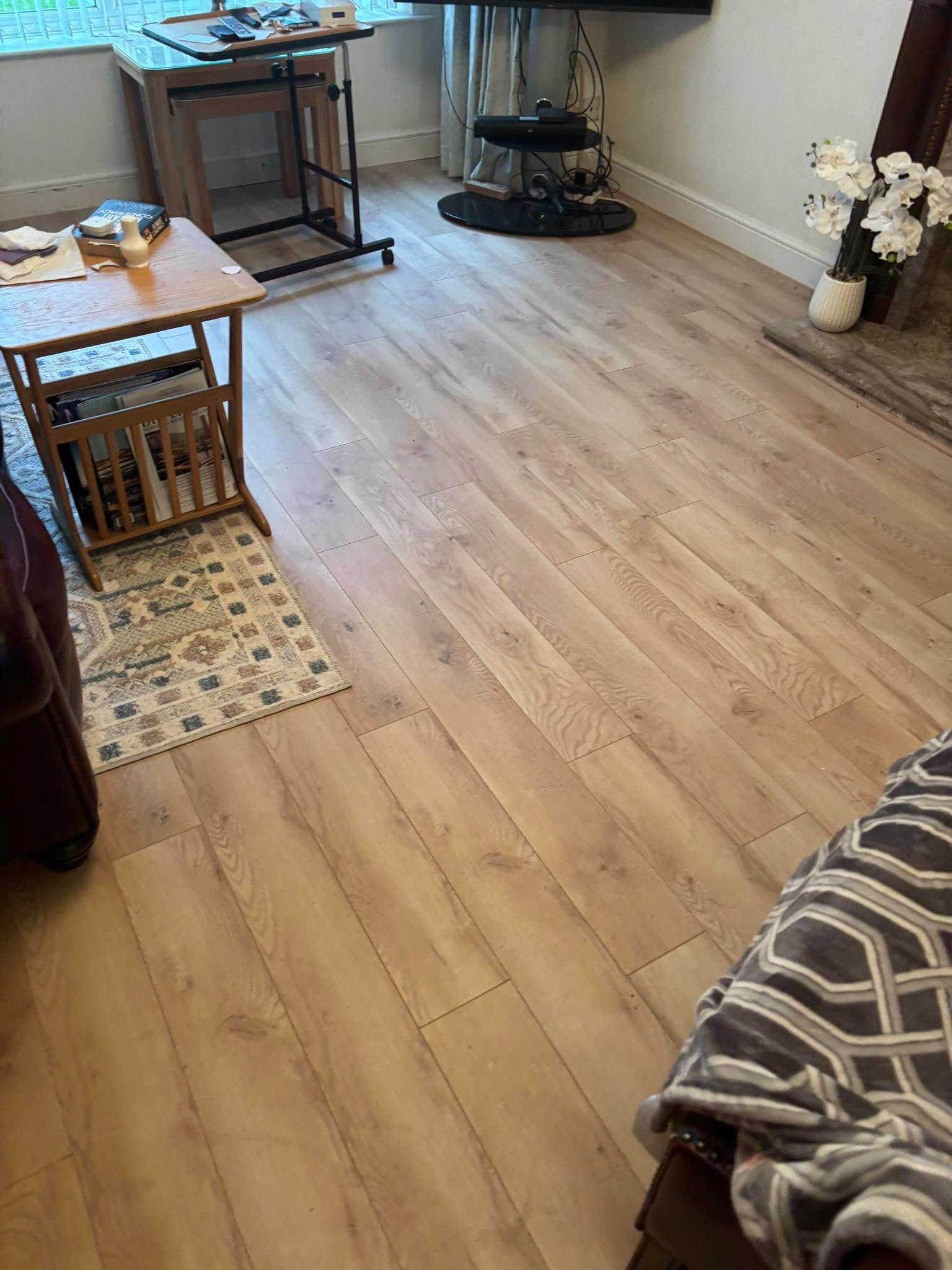 Wood-effect flooring installation (23)