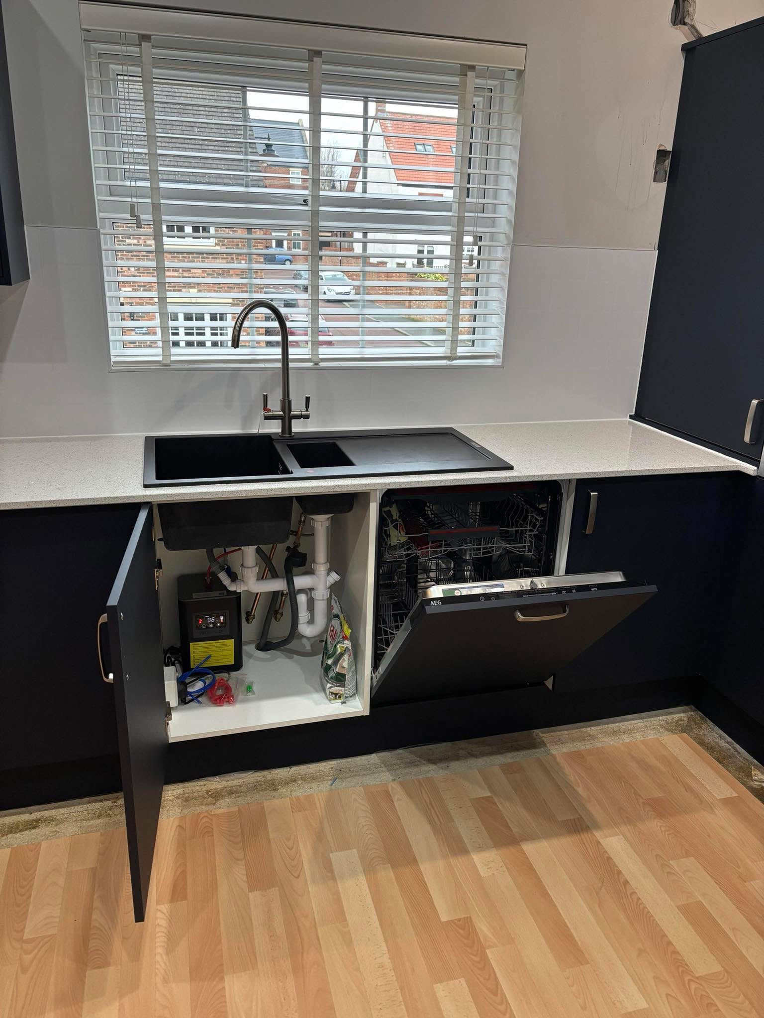 Navy handleless kitchen installation (4)