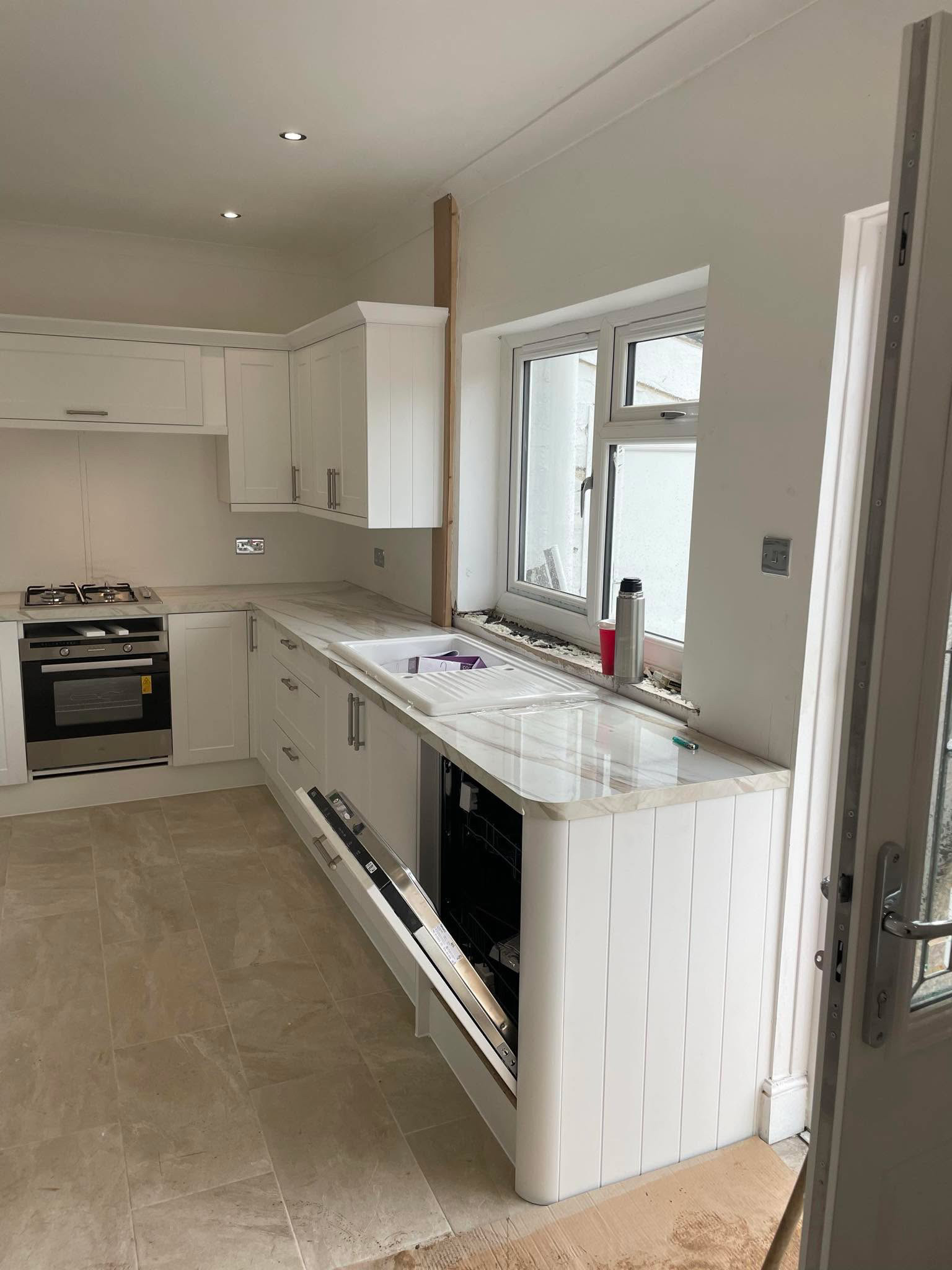 Navy handleless kitchen installation (9)