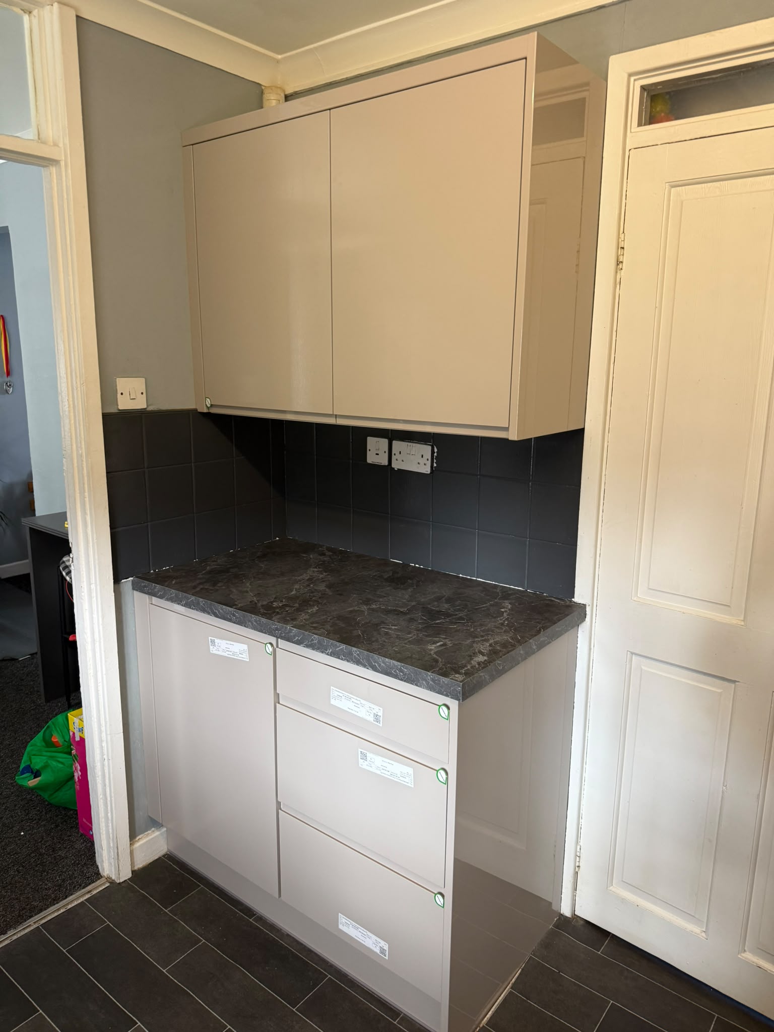 Cashmere and slate kitchen (5)