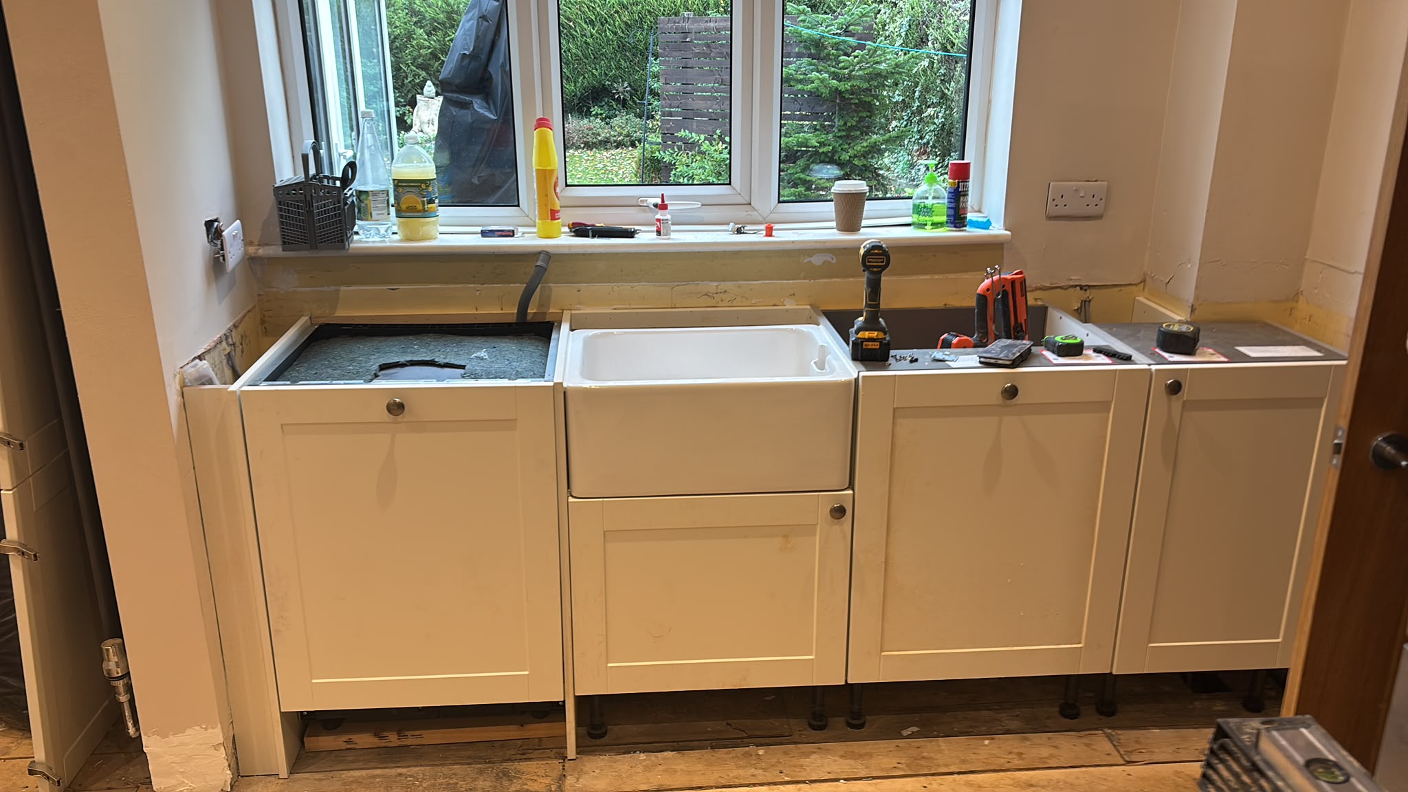 Cream shaker family kitchen (2)