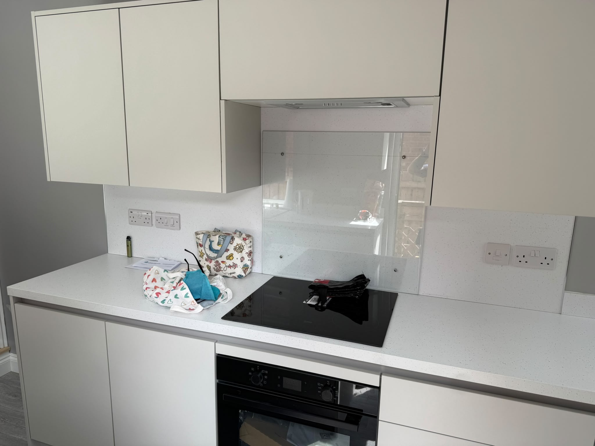 White handleless kitchen refit (2)