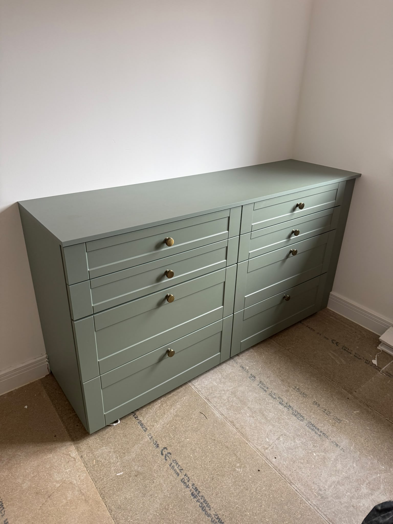 Sage green fitted wardrobes (4)