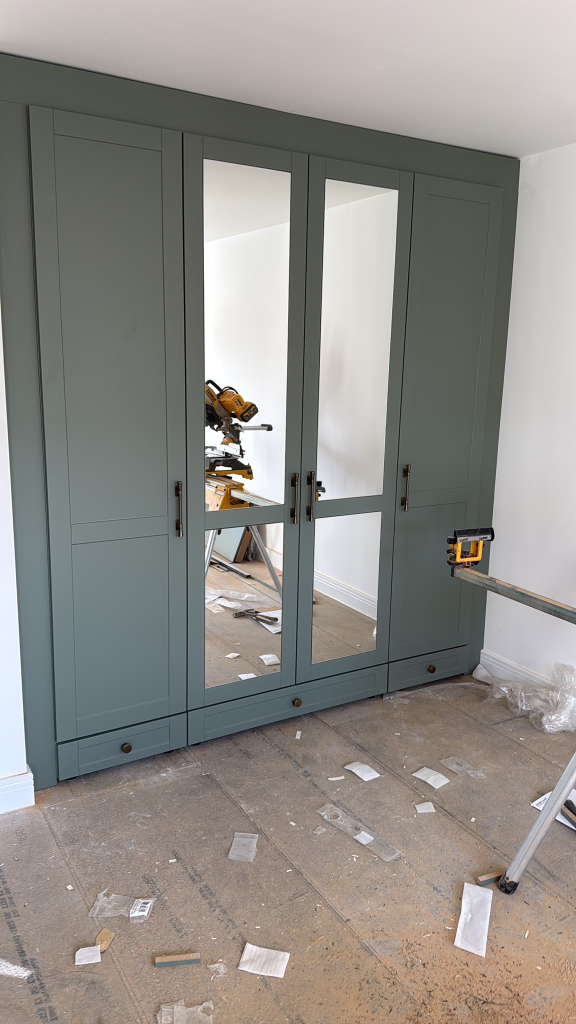 Sage green fitted wardrobes (6)